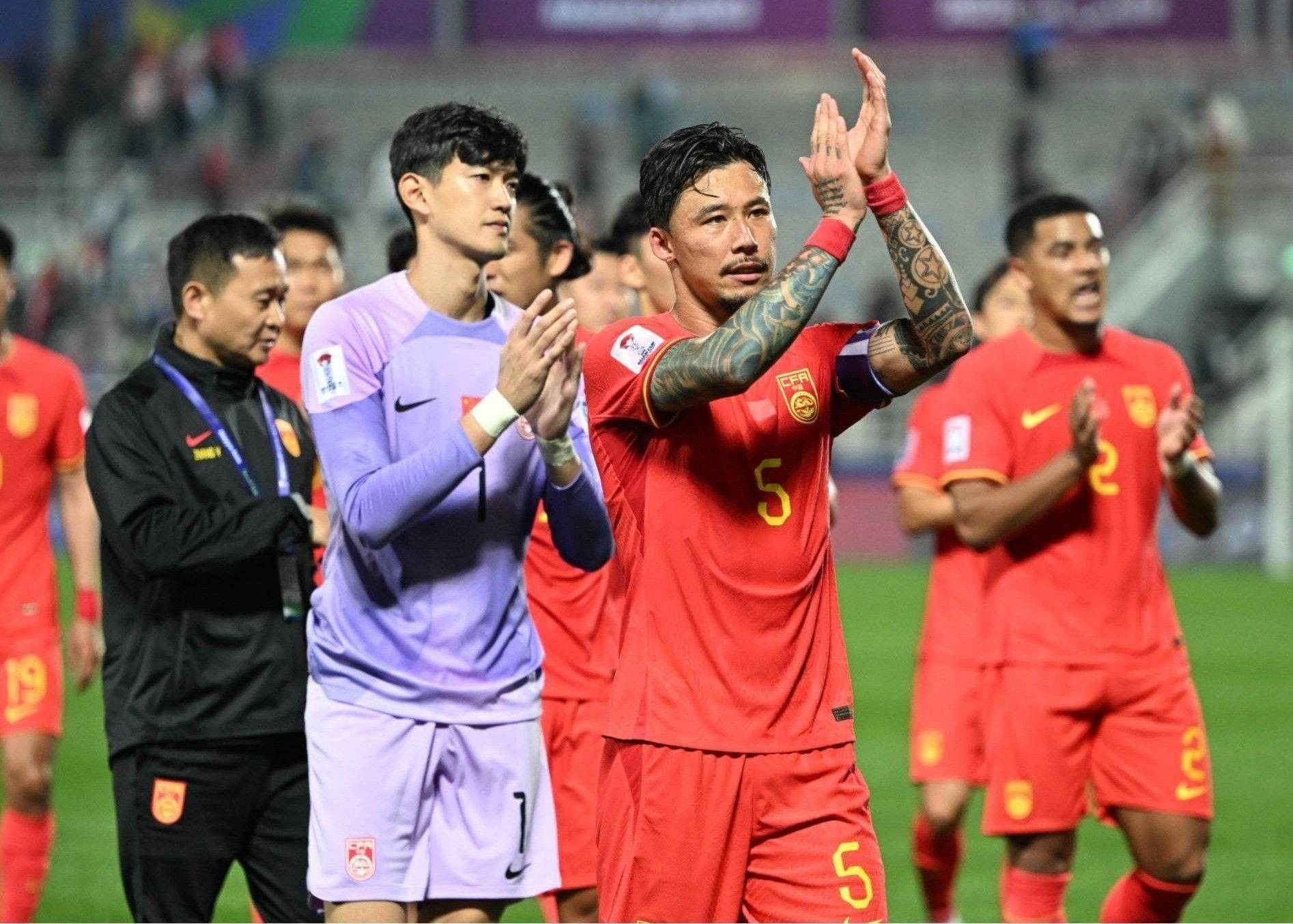 B体育-奎罗斯爽约！国足选帅波折不断，保罗本托或成新希望(足球保罗)