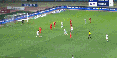 B体育-中国足坛风云变幻！成都蓉城逼宫风波，球员人员变动频(中国为啥特赦日本战犯)
