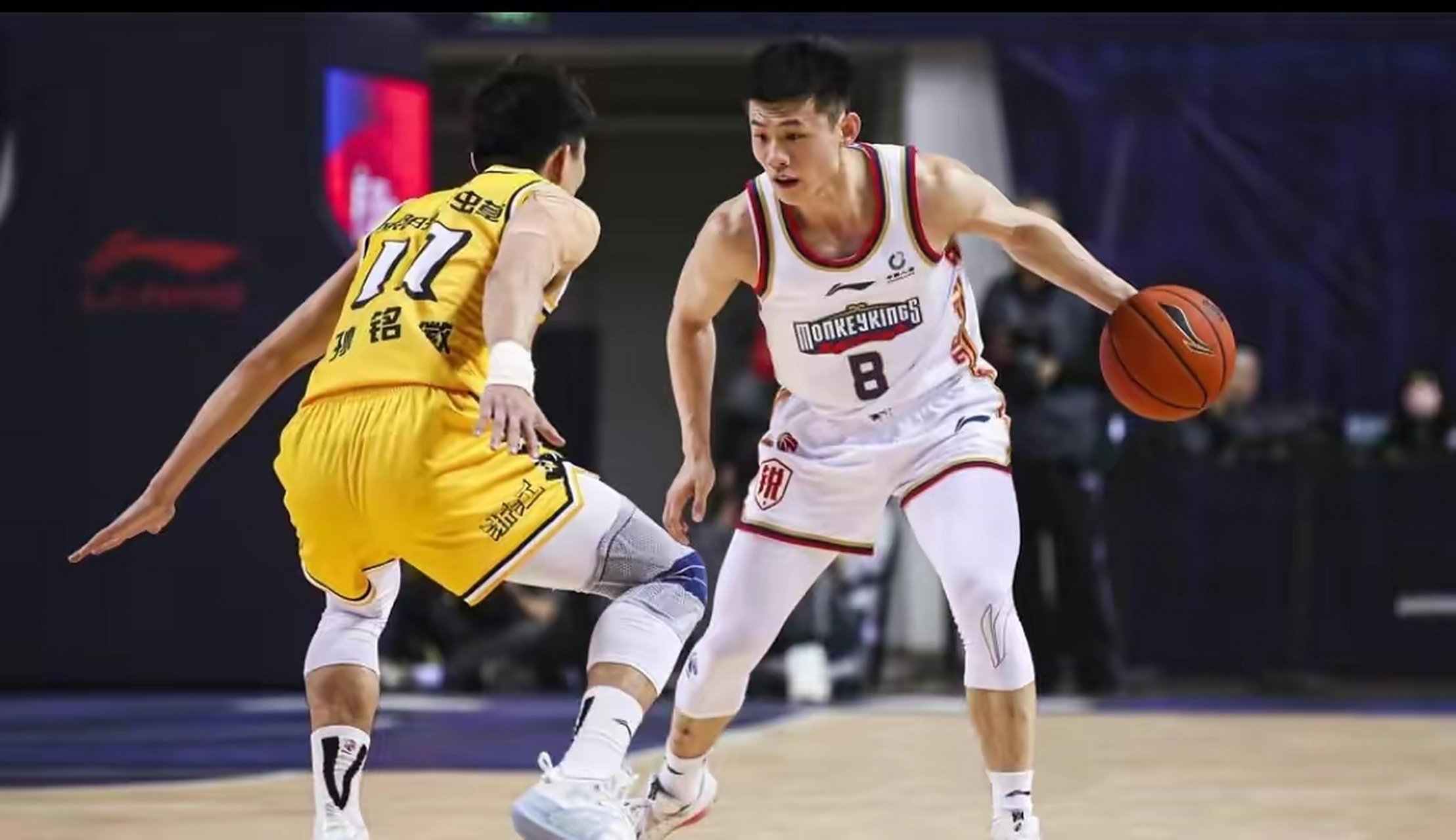 B体育-江苏篮球大地震！同曦9人合同到期+总经理离队，南京球迷痛斥：这就是CBA职业化？的简单介绍