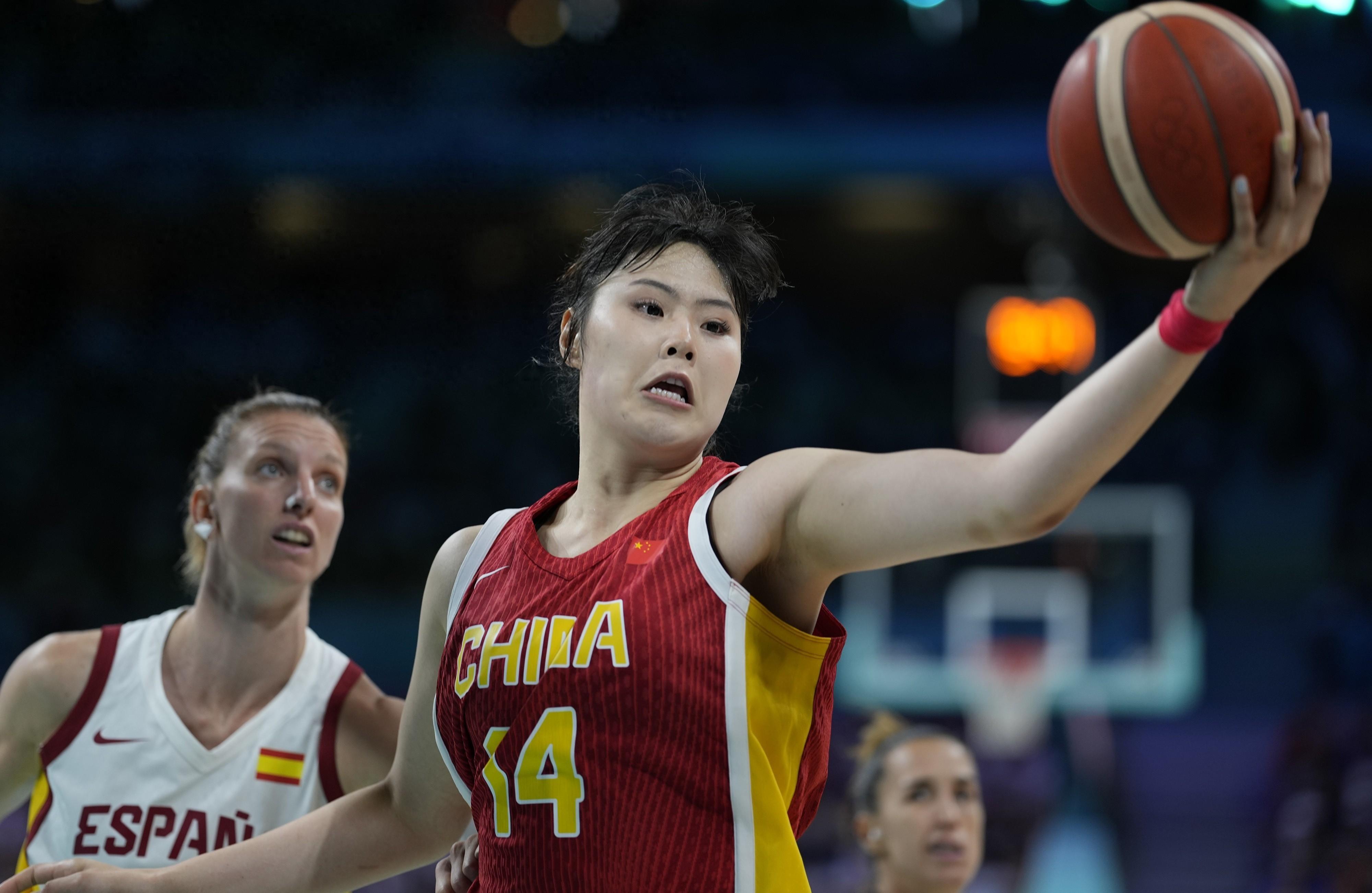 李月汝砍赛季新高11分9篮板！WNBA飞翼擒太阳(李月汝转会)