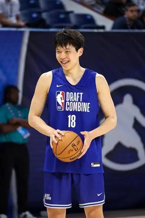 CBA3消息！杜锋续约广东，张庆鹏担任北控新帅，杨瀚森冲击首轮(李俊杰的个人资料)
