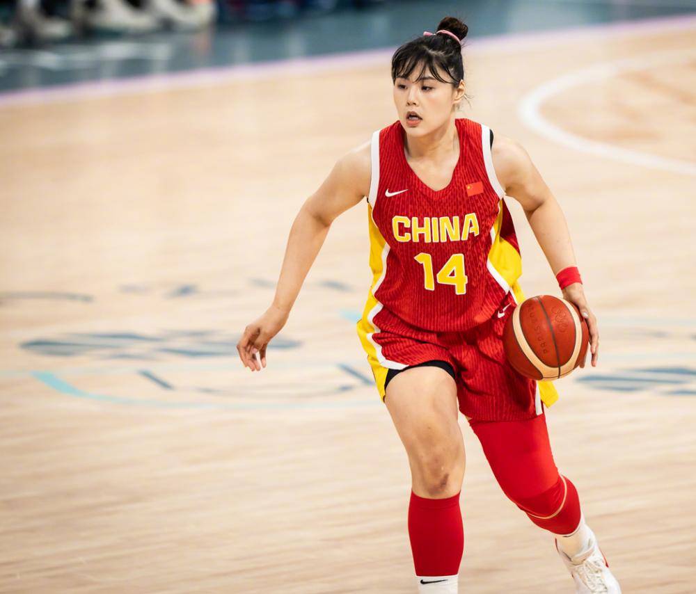 包含李月汝5中4得8分7板WNBA飞翼胜卫冕冠军自由人的词条