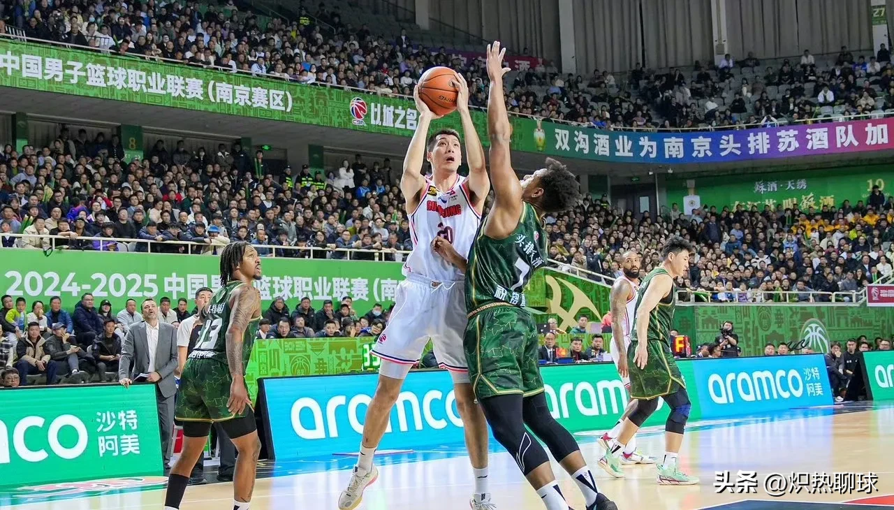 包含广东宏远鏖战取胜，球员士气如虹备战的词条