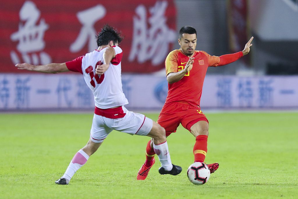 B体育-教练组研究新战术，球队备战信心满满(教练组成员)